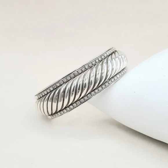 David Yurman Sculpted Thoroughbred Cable Diamond Bracelet - Picture 2 of 10